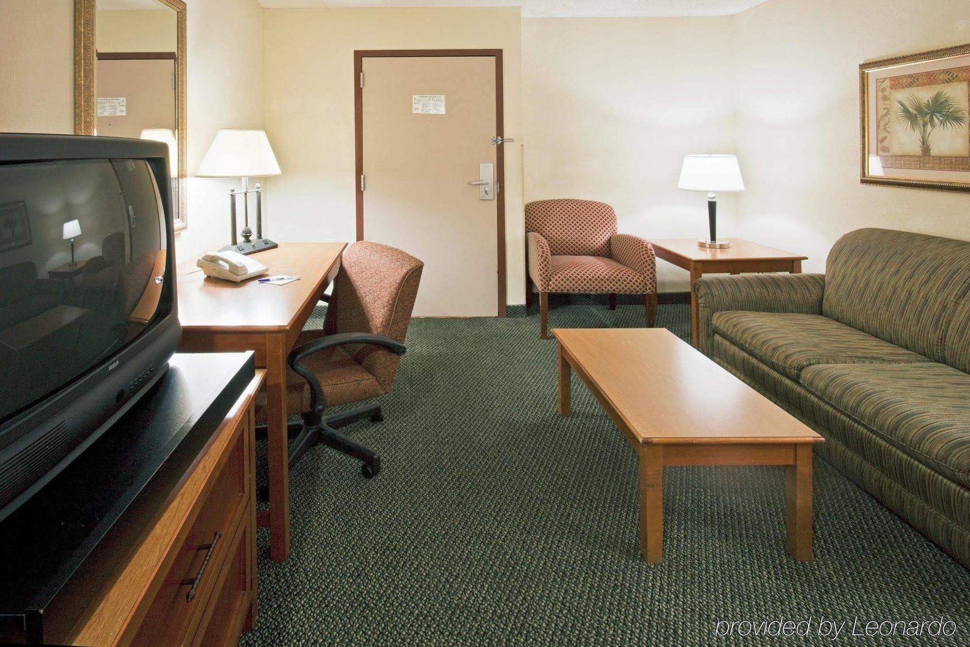 Holiday Inn Express Hotel & Suites Miami - Hialeah By Ihg Exterior foto